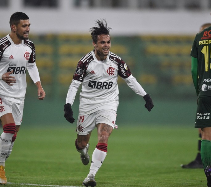 Con un gol de carambola, Flamengo venció a Defensa y Justicia en Varela